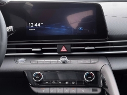 Hyundai Elantra Limited IVT 2026