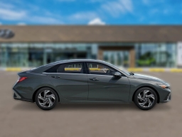 Hyundai Elantra Limited IVT 2026