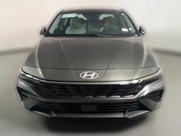 Hyundai Elantra Limited IVT 2026