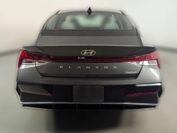 Hyundai Elantra Limited IVT 2026