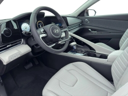 Hyundai Elantra Limited IVT 2026