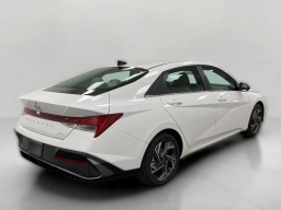 Hyundai Elantra Limited IVT 2026