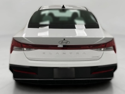 Hyundai Elantra Limited IVT 2026