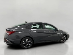 Hyundai Elantra Limited IVT 2026