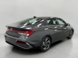 Hyundai Elantra Limited IVT 2026