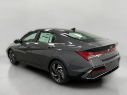 Hyundai Elantra Limited IVT 2026