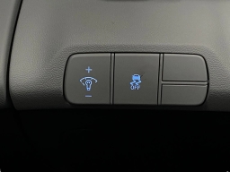 Hyundai Elantra Limited IVT 2026