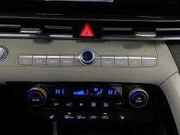 Hyundai Elantra Limited IVT 2026