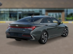 Hyundai Elantra Limited IVT 2026