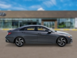 Hyundai Elantra Limited IVT 2026