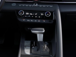 Hyundai Elantra Limited IVT 2026