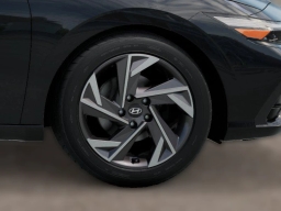 Hyundai Elantra Limited IVT 2026