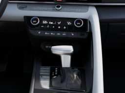 Hyundai Elantra Limited IVT 2026