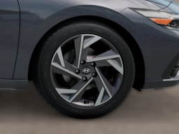 Hyundai Elantra Limited IVT 2026