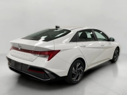 Hyundai Elantra Limited IVT 2026