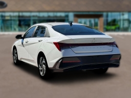 Hyundai Elantra Limited IVT 2026