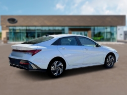 Hyundai Elantra Limited IVT 2026