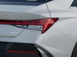 Hyundai Elantra Limited IVT 2026
