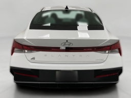 Hyundai Elantra Limited IVT 2026