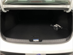 Hyundai Elantra Limited IVT 2026