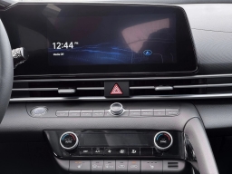 Hyundai Elantra Limited IVT 2026