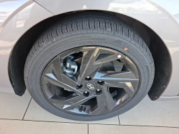 Hyundai Elantra SEL Sport Premium IVT 2026