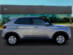 Hyundai Venue SE FWD 2026