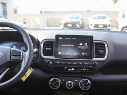 Hyundai Venue SE FWD 2026