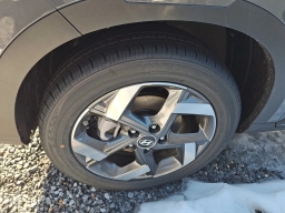 Hyundai Venue SEL FWD w/Two-Tone Roof 2026