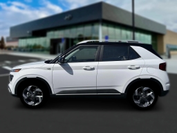 Hyundai Venue SEL FWD w/Two-Tone Roof 2026