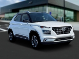 Hyundai Venue SEL FWD w/Two-Tone Roof 2026