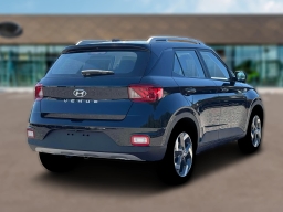 Hyundai Venue SEL FWD 2026