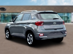Hyundai Venue SEL FWD w/Two-Tone Roof 2026