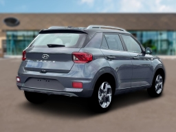 Hyundai Venue SEL FWD w/Two-Tone Roof 2026