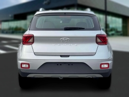 Hyundai Venue SEL FWD 2026