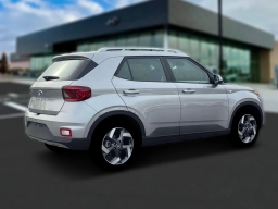 Hyundai Venue SEL FWD 2026