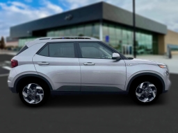 Hyundai Venue SEL FWD 2026