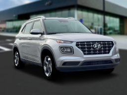 Hyundai Venue SEL FWD 2026