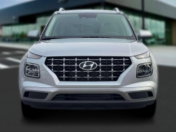 Hyundai Venue SEL FWD 2026