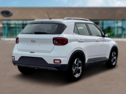 Hyundai Venue SEL FWD 2026