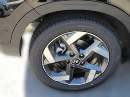 Hyundai Venue SEL FWD 2026