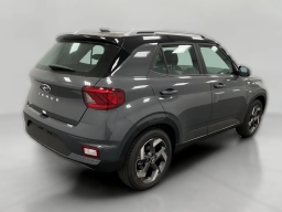 Hyundai Venue SEL FWD w/Two-Tone Roof 2026