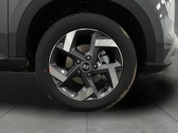 Hyundai Venue SEL FWD w/Two-Tone Roof 2026