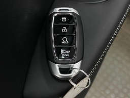 Hyundai Venue SEL FWD w/Two-Tone Roof 2026