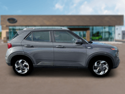 Hyundai Venue SEL FWD 2026