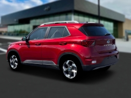 Hyundai Venue SEL FWD 2026