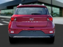 Hyundai Venue SEL FWD 2026