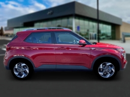 Hyundai Venue SEL FWD 2026