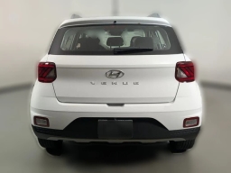 Hyundai Venue SEL FWD 2026