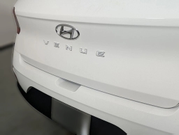 Hyundai Venue SEL FWD 2026